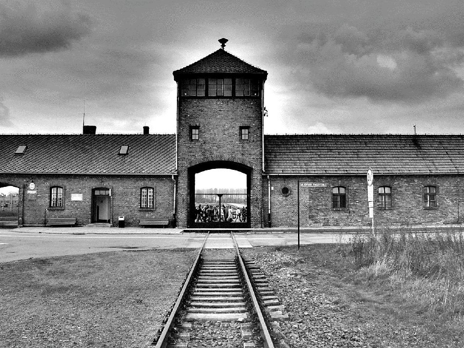 Auschwitz y la necesidad de evitar el olvido - foto
