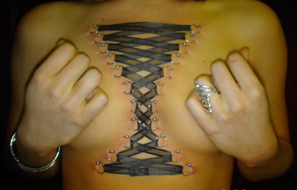 Corset Piercing: nueva moda de mujeres para verano