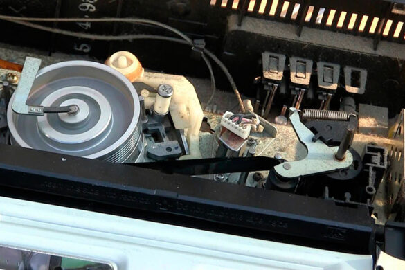 Cómo destrozar un reproductor de VHS