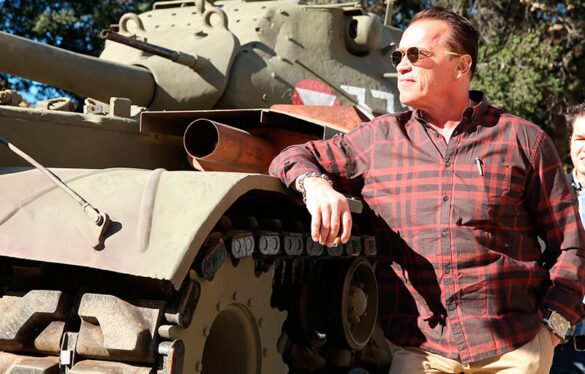 Schwarzenegger y su tanque apisonador
