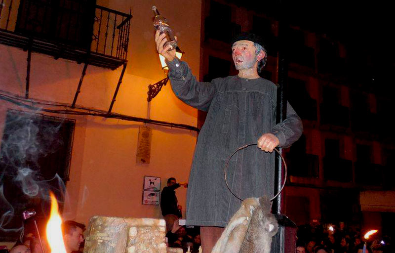 Día de Nuestro Santo Padre Genarín, paganía alcoholizada