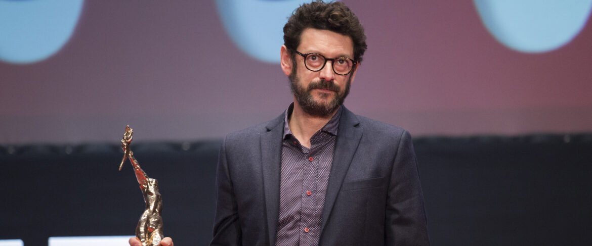 Manolo Solo, un camaleón desde la contención